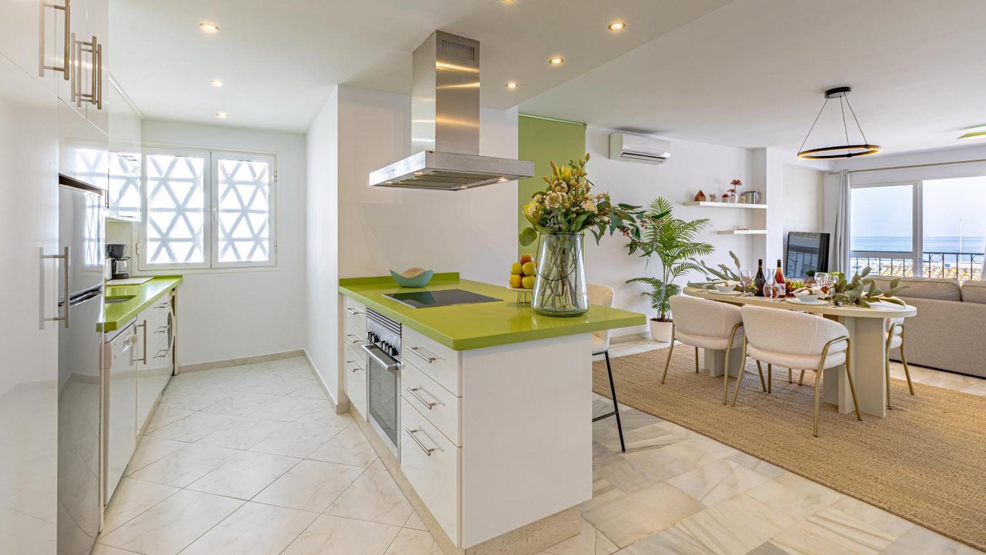 Vacation Marbella I Sea Views, 24-7 Security, Parking, Walk To Everything In Luxurious Puerto Banus ภายนอก รูปภาพ